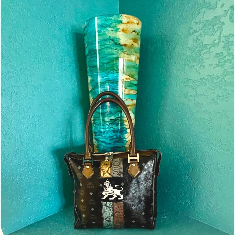 MCM Black leather Visetos Lion Princess Tote Top zip closure with rolled handles